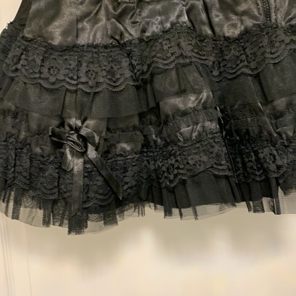 Like new, Medium beautiful black bustier dress to wear for costume parties - Picture 3 of 11